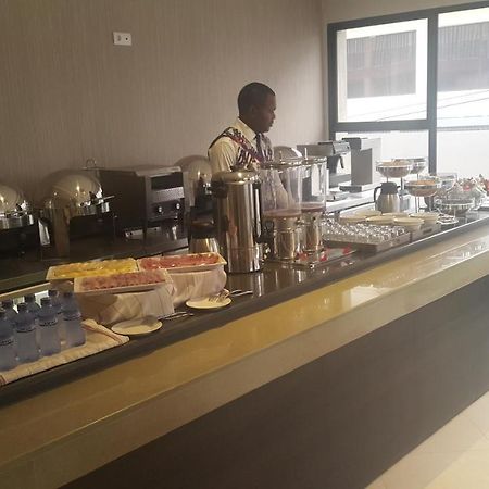Hotel Selton Kinshasa Buitenkant foto