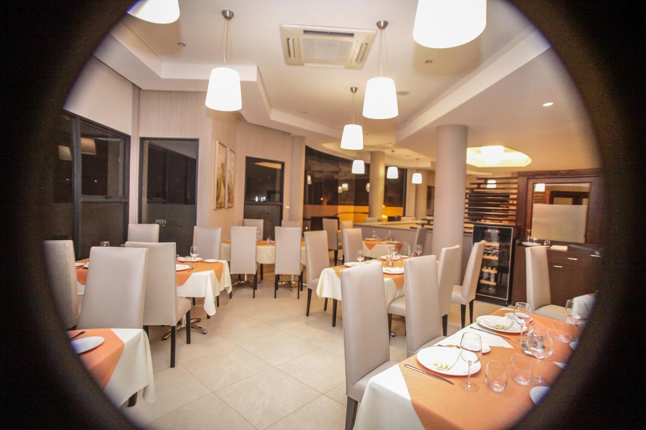 Hotel Selton Kinshasa Buitenkant foto