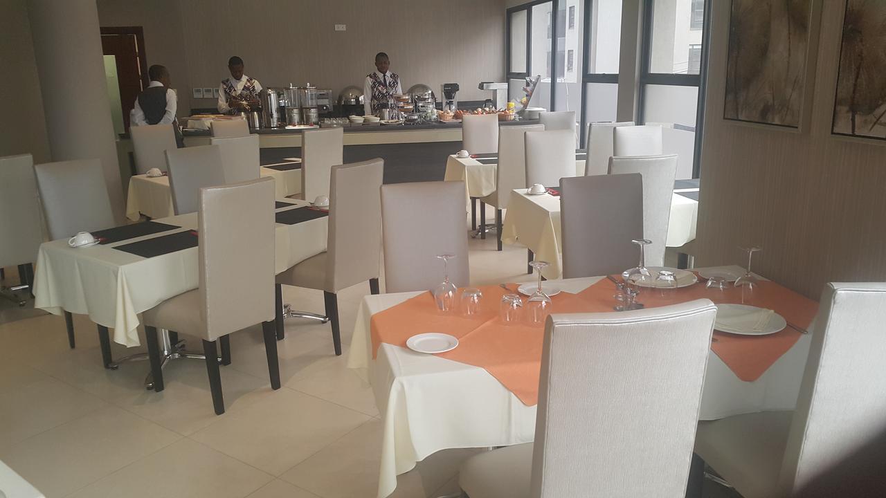 Hotel Selton Kinshasa Buitenkant foto
